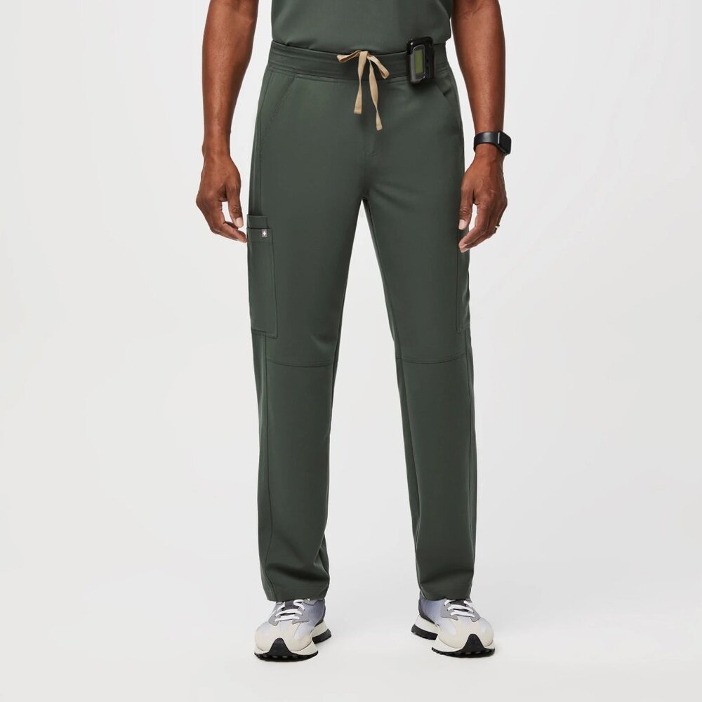 Figs Axim Cargo Scrub Pants Men’s Moss XL Short